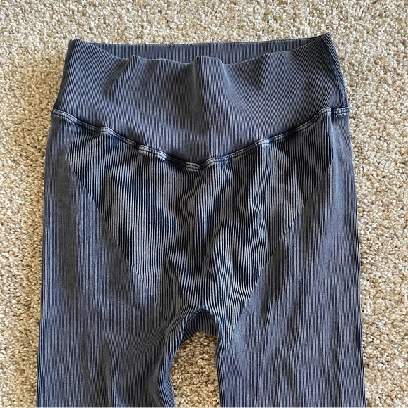Senita Athletics Crop Seamless Leggings Women’s Large Gray Vintage Washed Ribbed - Picture 4 of 12